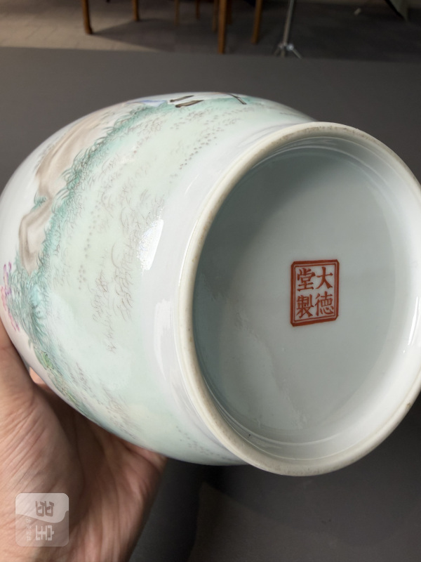 民国 “大德堂制”粉彩寿星图瓶 - 图10